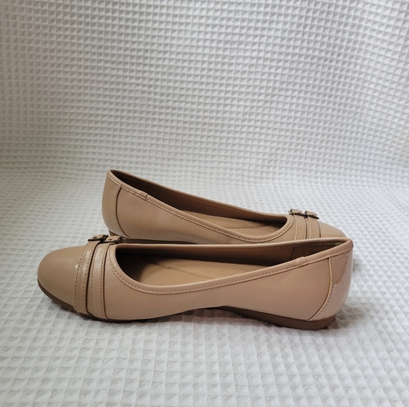 Bass Women's Size: 7.5 M Go-to comfort slip on nude Flats - Picture 4 of 11